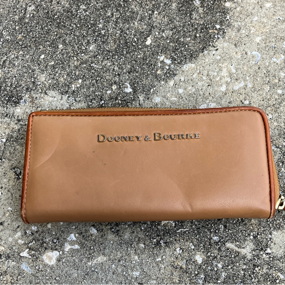 Dooney and Bourke zip wallet/clutch Tan
